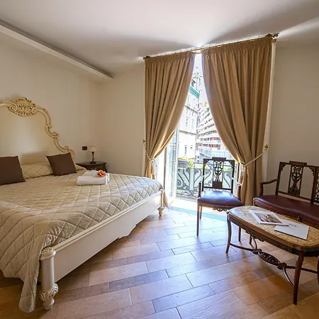 Lanfipe Palace Неаполь
