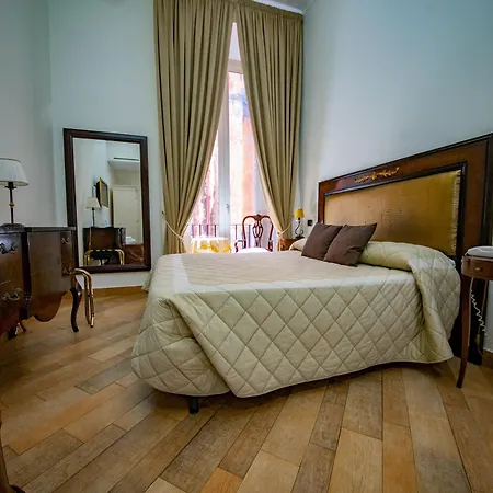 Lanfipe Palace Неаполь