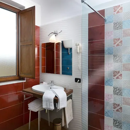 Pinto-storey Hotel Neapol