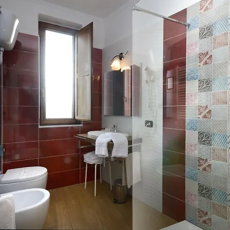 Pinto-storey Hotel 3*