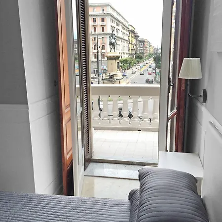 Piazza Bovio 22 3* Neapel