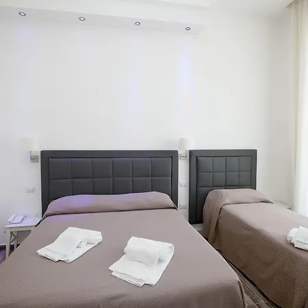 Couette-café Garibaldi Square 2*