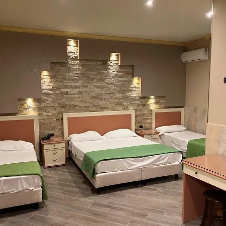 Iris Hotel