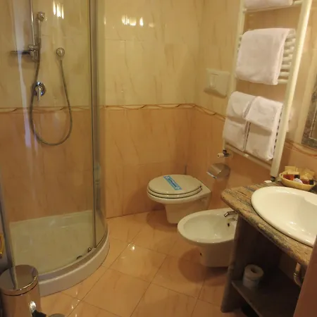 Joyfull Hotel Nápoles