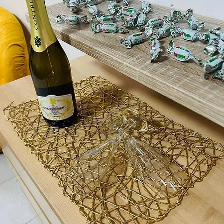 Crystal Apartment *