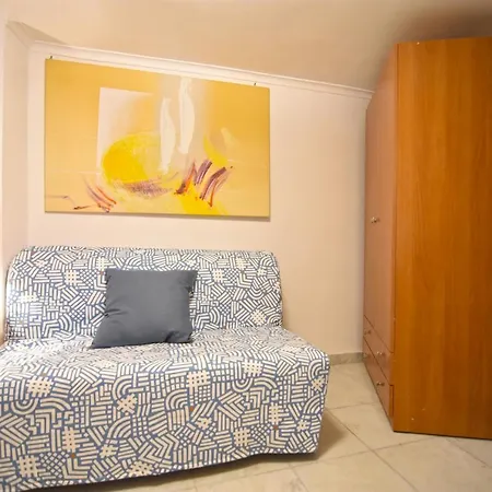 Lilliput Apartment *