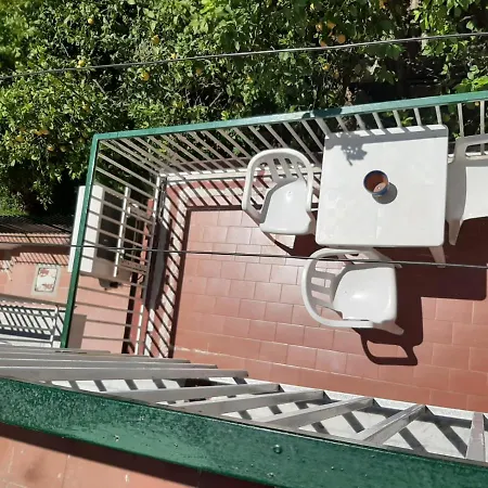 Vesuvius Guest house *
