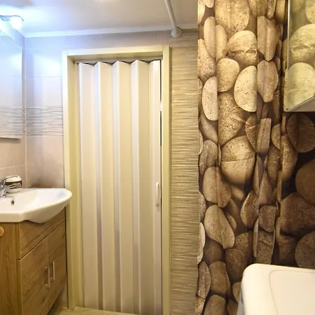 Lilliput Apartment *