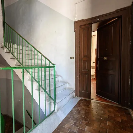Via M Guadagno N 32 Apartment *