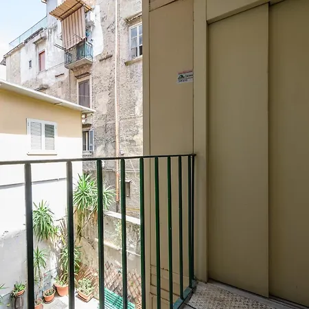 Via M Guadagno N 32 Naples