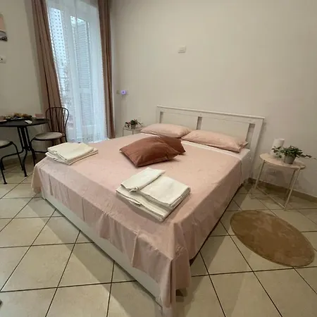 Napule è ... * Naples