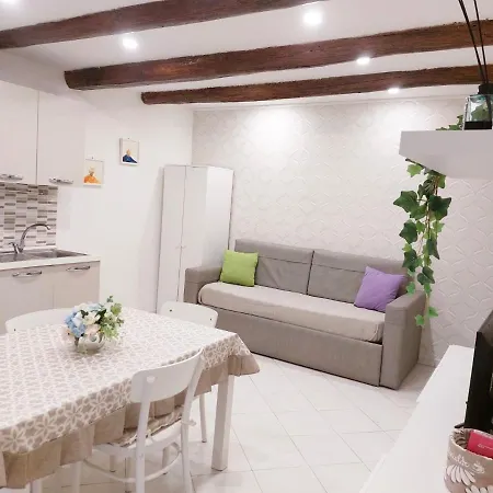 Donnarumma House Apartment