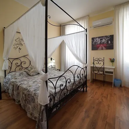 Florinda Oda ve Kahvaltı Napoli