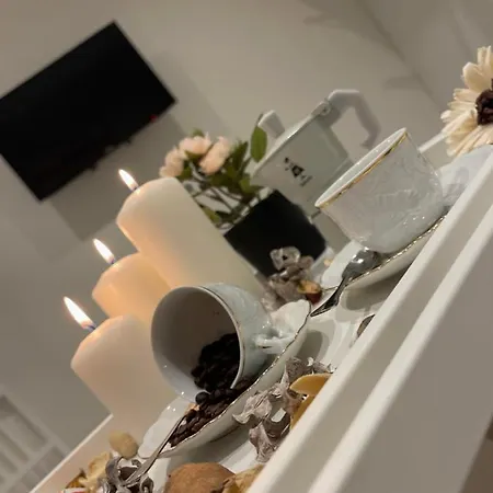 Apartment Sweet Storia Di *