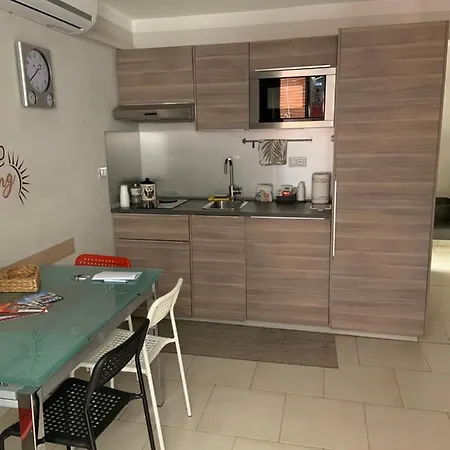 Plebiscito Apartment *