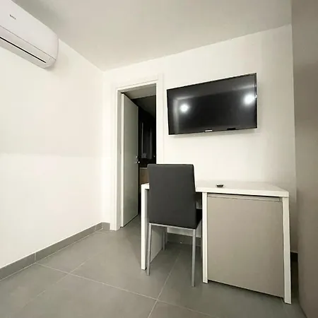 3 Chiaia Bed & Breakfast Naples