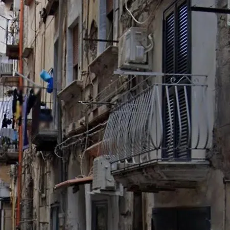 Smart's House Deluxe Spagnoli * Naples