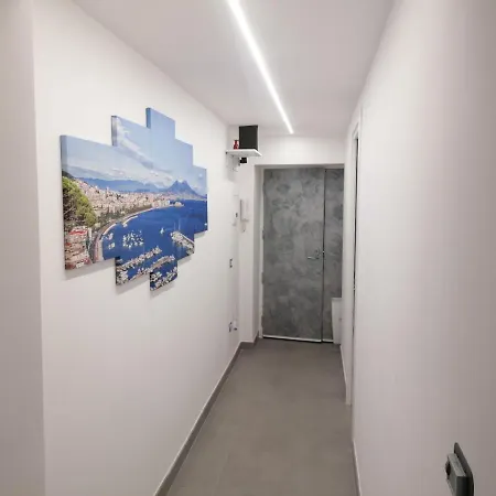 3 Chiaia Naples