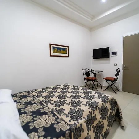 Casa Romeo Pensión *