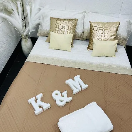 K&m House *