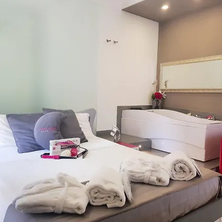 Nunu Hotel