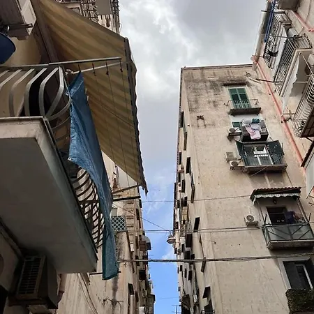 Monolocale A Due Passi Da Spaccanapoli * Naples