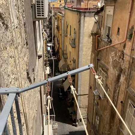 A Casa Di Nonna Ida, Nel Cuore Pulsante Di Appartamento Napoli