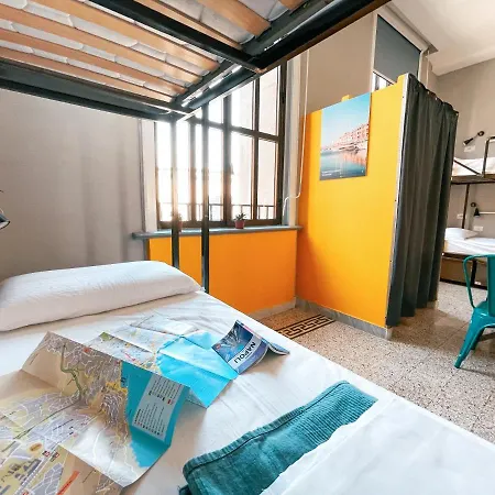 NeapolitanTrips Hostel&Bar