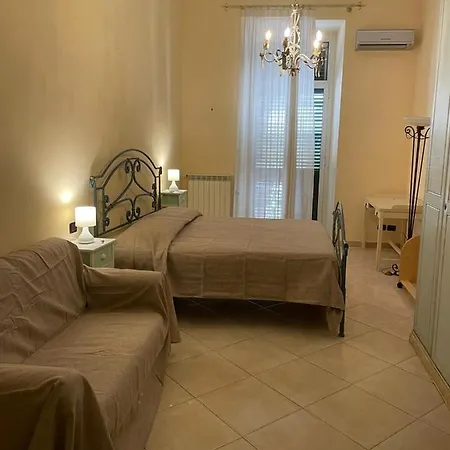 Garibaldi Station Guest house Naples
