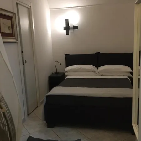 La Residenza Chiaia Short Let Monolocale Standard Napoli