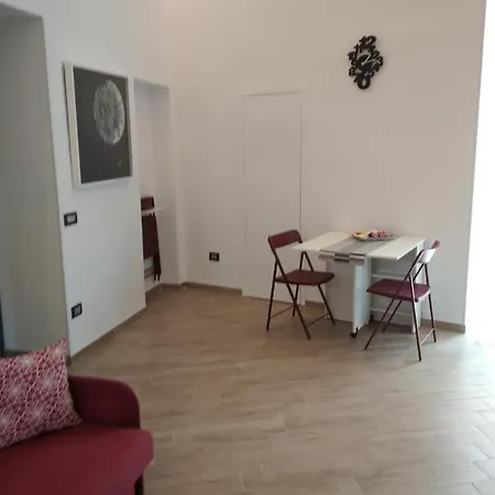 Neruda Chic House Vomero * Naples