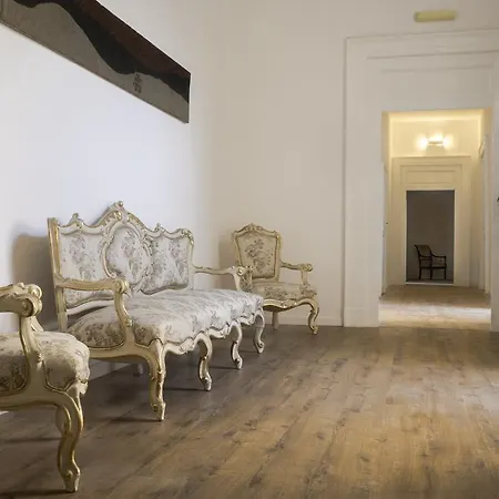فندق مبيت وإفطار La Galleria نابولي
