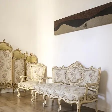 La Galleria فندق مبيت وإفطار