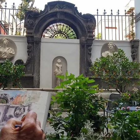 Piazza Bellini &