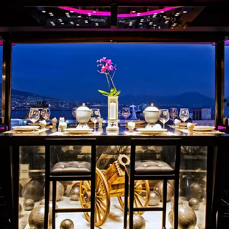 Romeo 5* Napoli