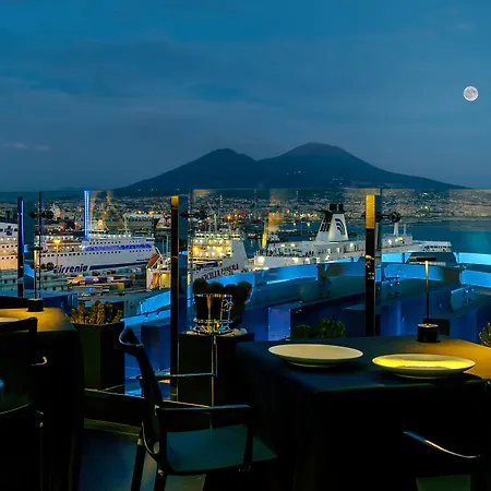 Romeo 5* Napoli