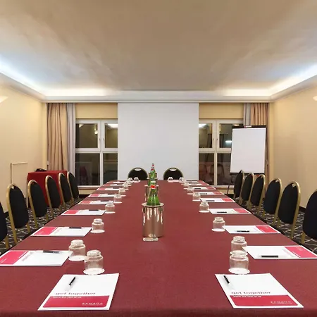 Ramada By Wyndham 4* Neapol