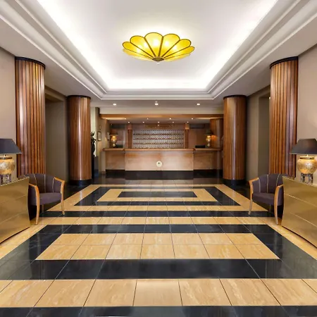 Ramada By Wyndham 4* Neapol