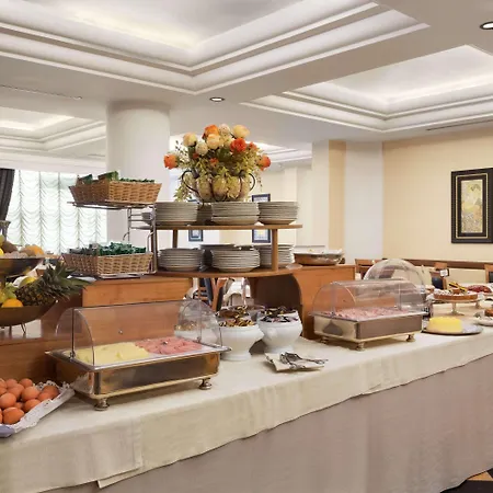 Ramada By Wyndham Hotel Neapol