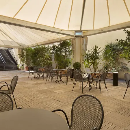 Ramada By Wyndham 4* Neapol