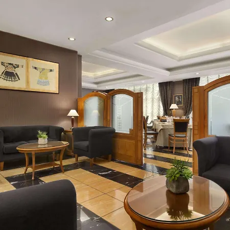 Ramada By Wyndham Hotel Neapol