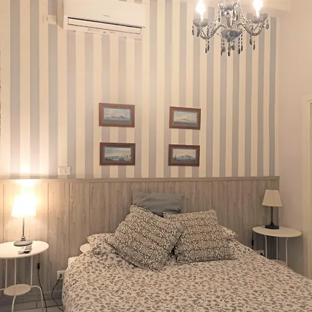 فندق مبيت وإفطار داي ديكوماني نابولي