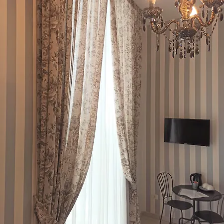 داي ديكوماني فندق مبيت وإفطار