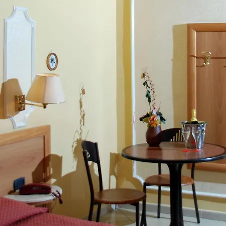 Casablanca 3* Naples