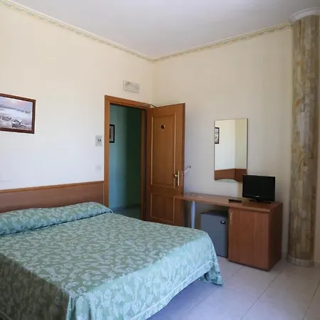 Garden Hotel 3*