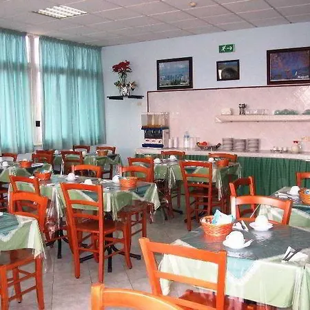 Hotel Garden Nápoles