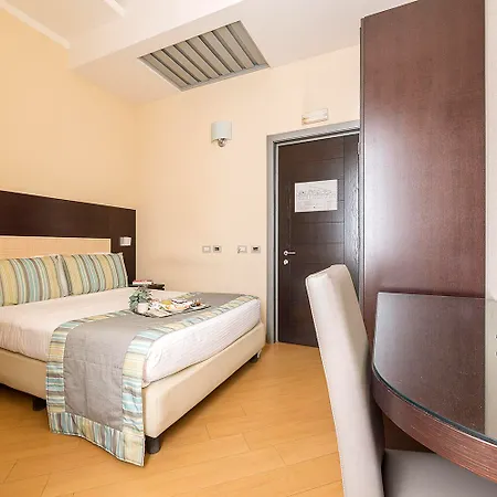 Hotel Naples 4*