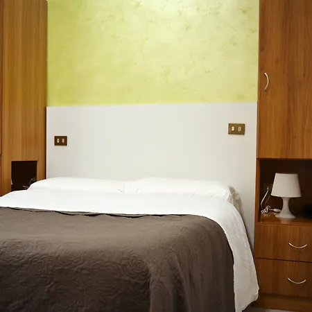Colombo 3* Naples