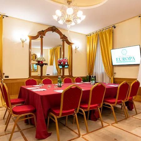 Grand Europa & Restaurant 3*