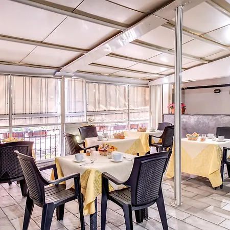 Napoli Suite Nocleg ze śniadaniem 3*